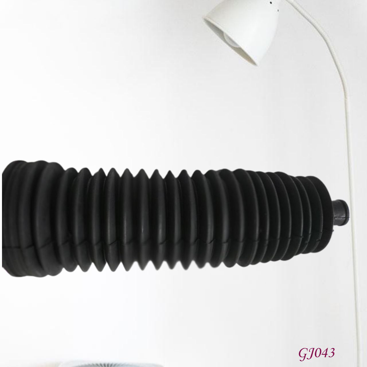 GUARDAPOLVO CAJETÍN DIRECCIÓN GJ043. FORD: Explorer, Ranger; CHEVROLET: Avalanche, Tahoe, Silverado; JEEP: Grand Cherokee y más