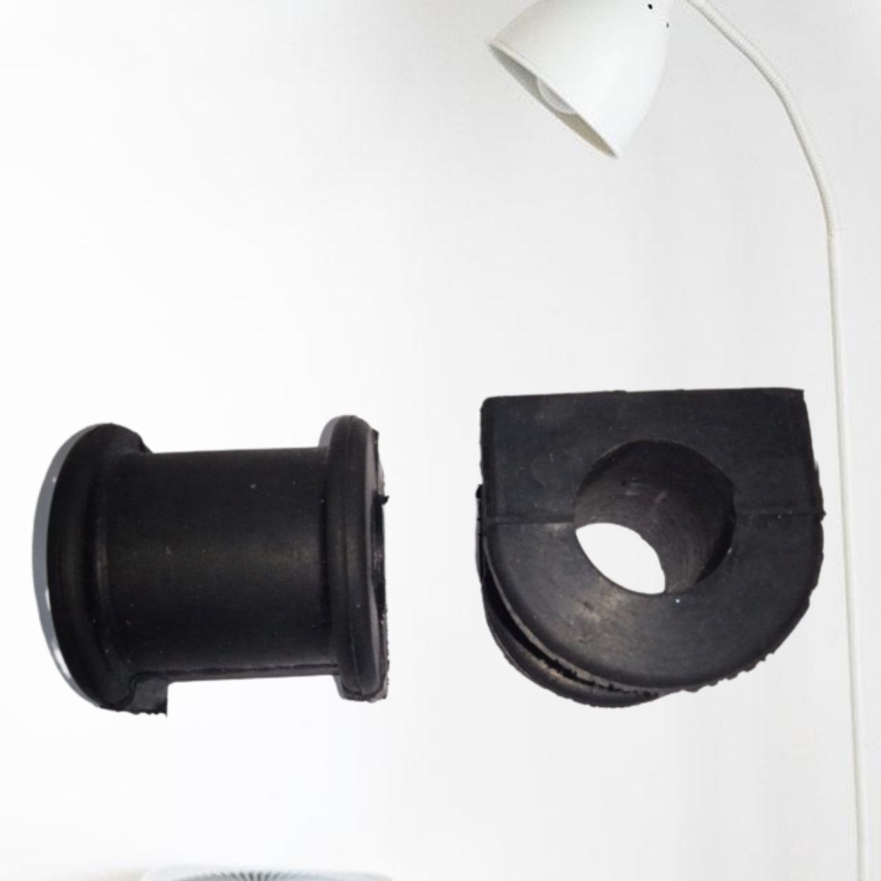 GOMA ESTABILIZADORA GJ055. Chery Orinoco (delantera).